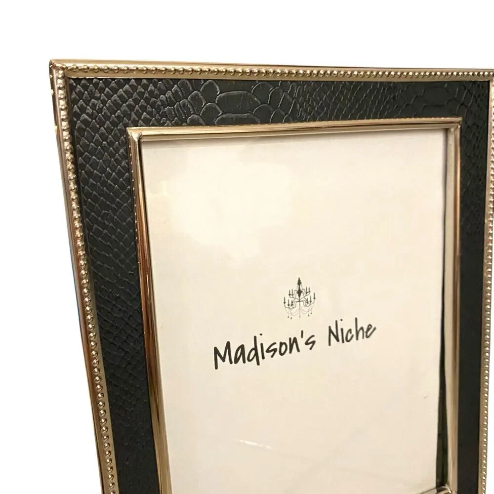 NWT Madison’s Niche Black Leather Picture Frame w/ Chrome Trim (10